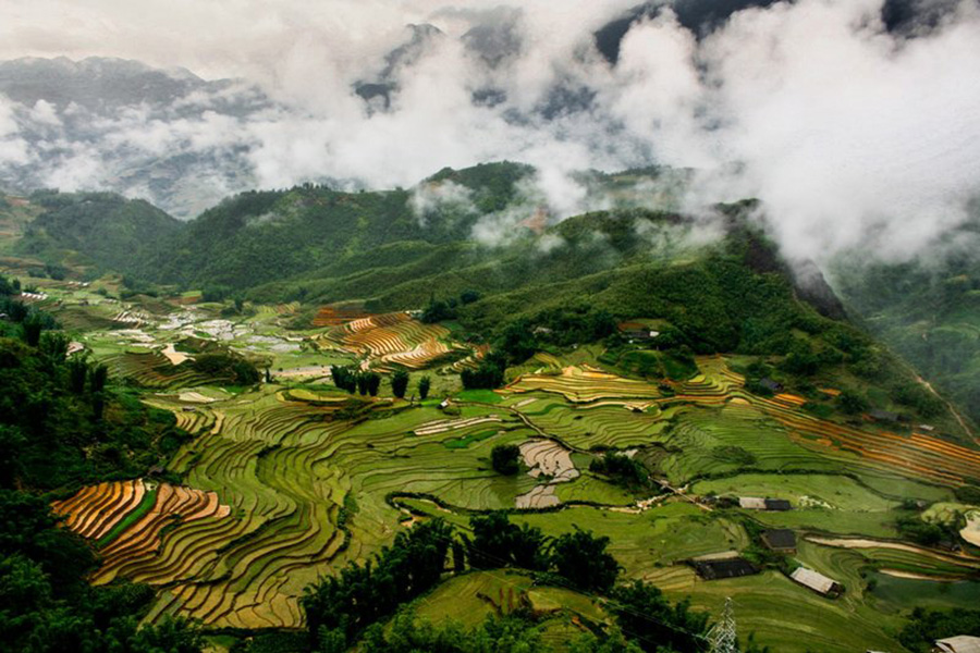 BAC HA SUNDAY MARKET AND HILL TRIBES OF SAPA