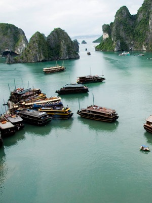 OVERNIGHT CRUISE ON THE HALONG BAY